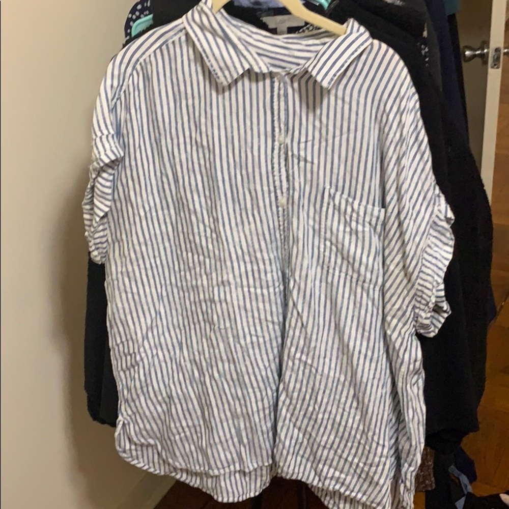American Eagle Summer Button Down